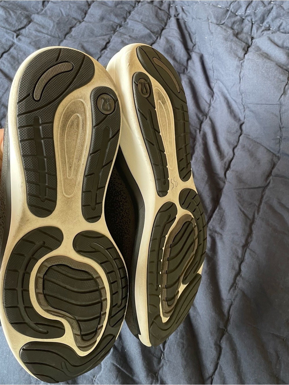 lululemon athletica Chargefeel 2 Low Women's Sneakers - Black/White - Picture 6 of 8